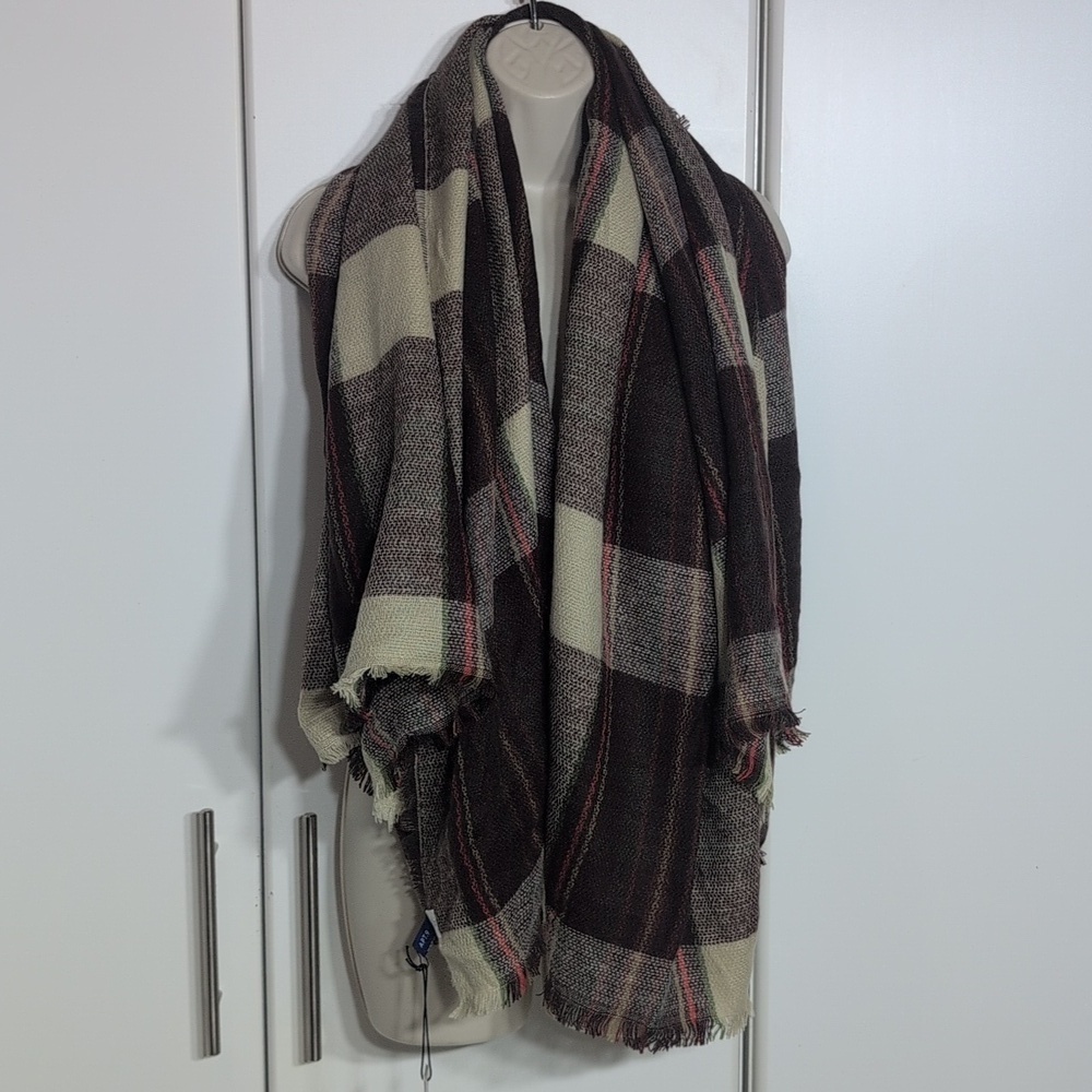 APT.9 Large Scarf Perfect For Fall Season